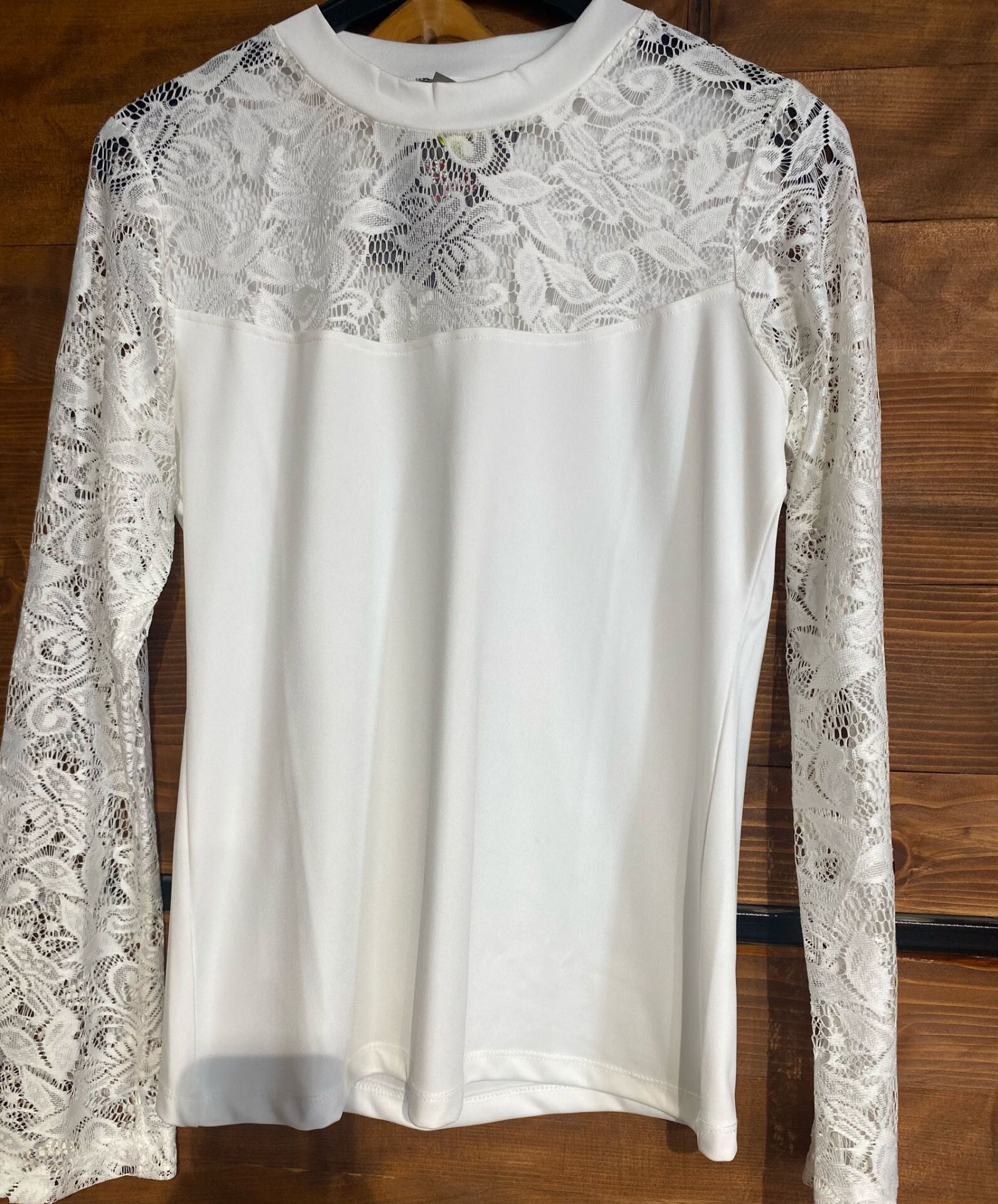 kolları dantel bluz